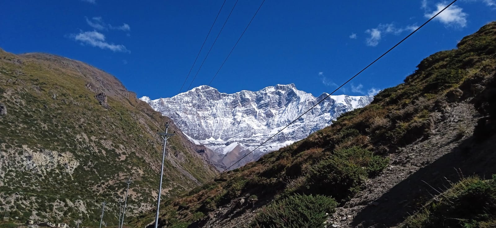 Trek du tour du Manaslu : Le guide ultime de ce joyau caché de l'Himalaya népalais (Mise à jour 2026) - Les Portes de l'Aventure Annapurna south 2 - Les Portes de l'Aventure